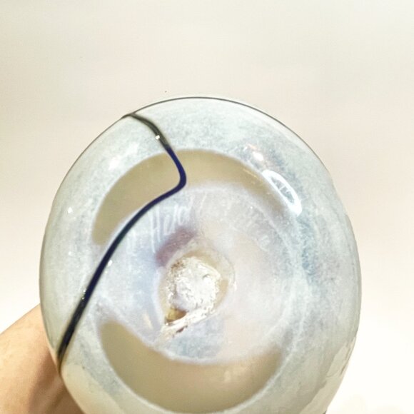 Robert Held Art Glass Vase Signed 6.25" Opalescent w/ Iridescent Blue Purple - Picture 9 of 9